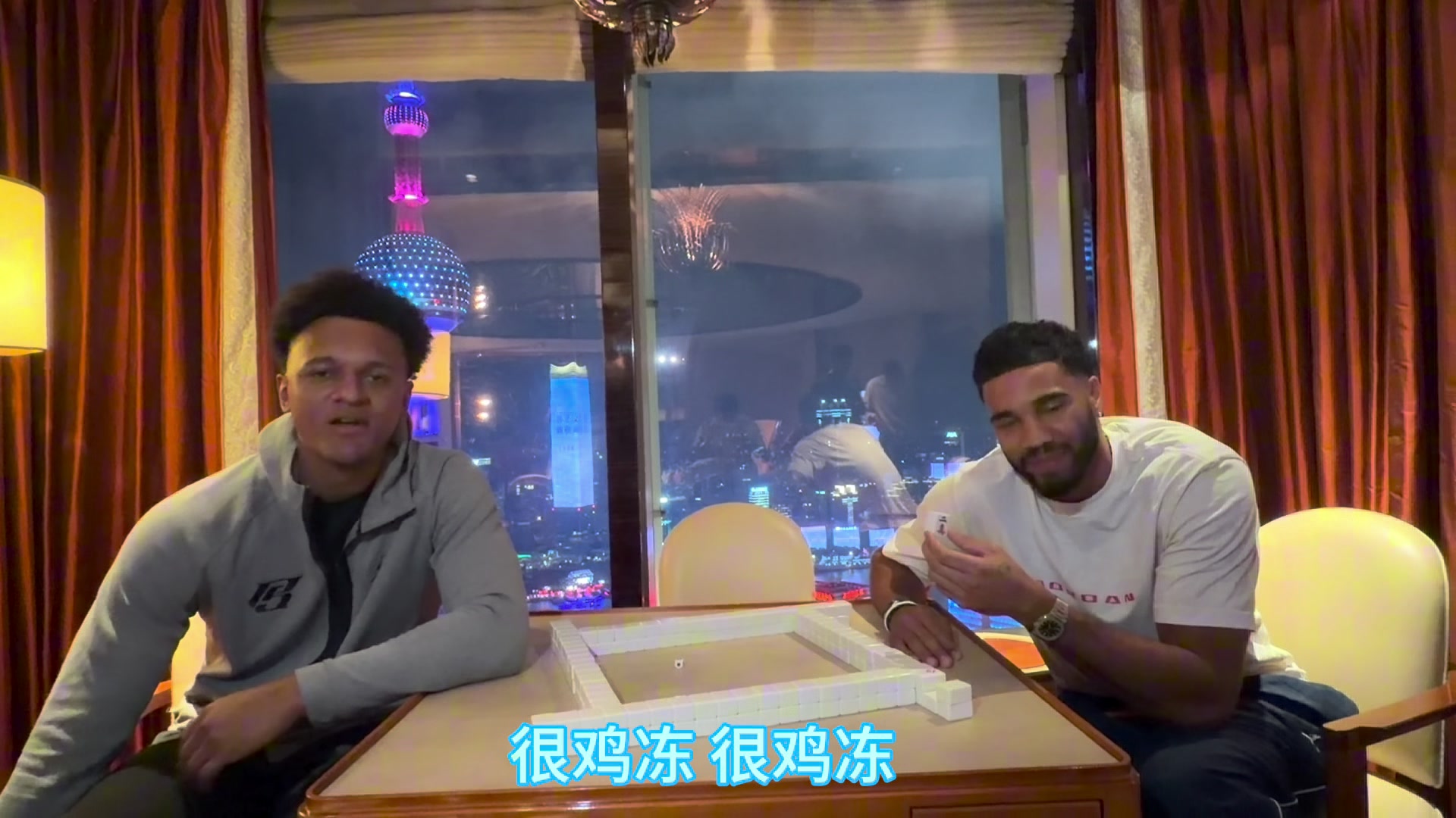 状元+探花！班凯罗中文社媒发视频：与塔图姆抵达上海开启中国行